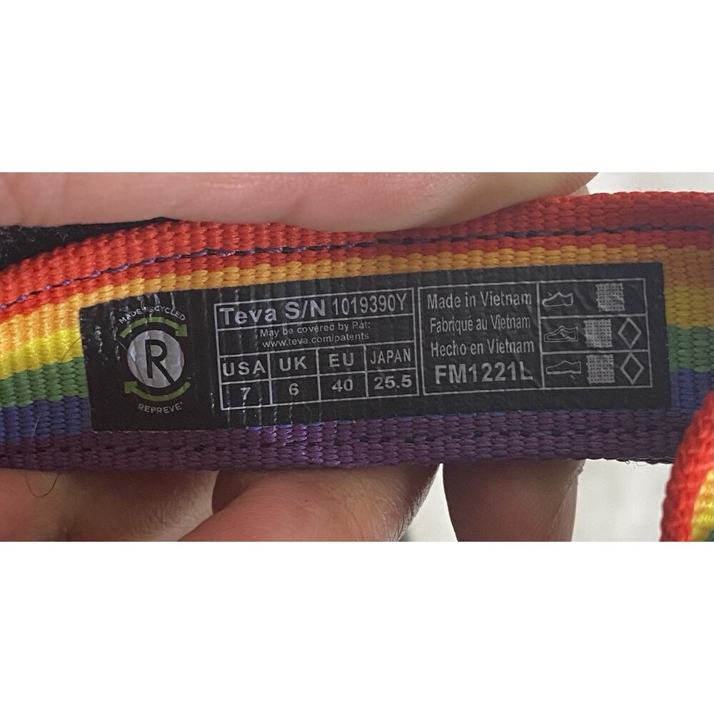 TEVA sandals Women’s 7 Rainbow - Picture 4 of 5